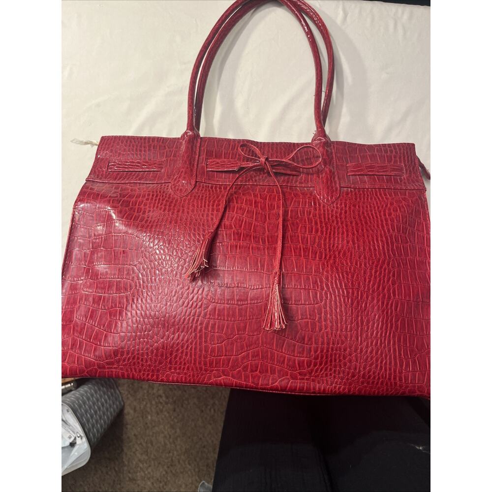 Elizabeth Arden Red Crocodile Embossed Tote Bag Zipper Accent Travel Vibrant